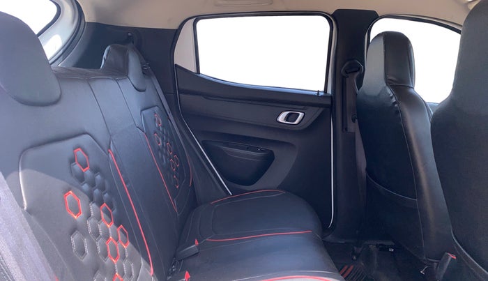 2020 Renault Kwid RXT 1.0 (O), Petrol, Manual, 20,367 km, Right Side Rear Door Cabin