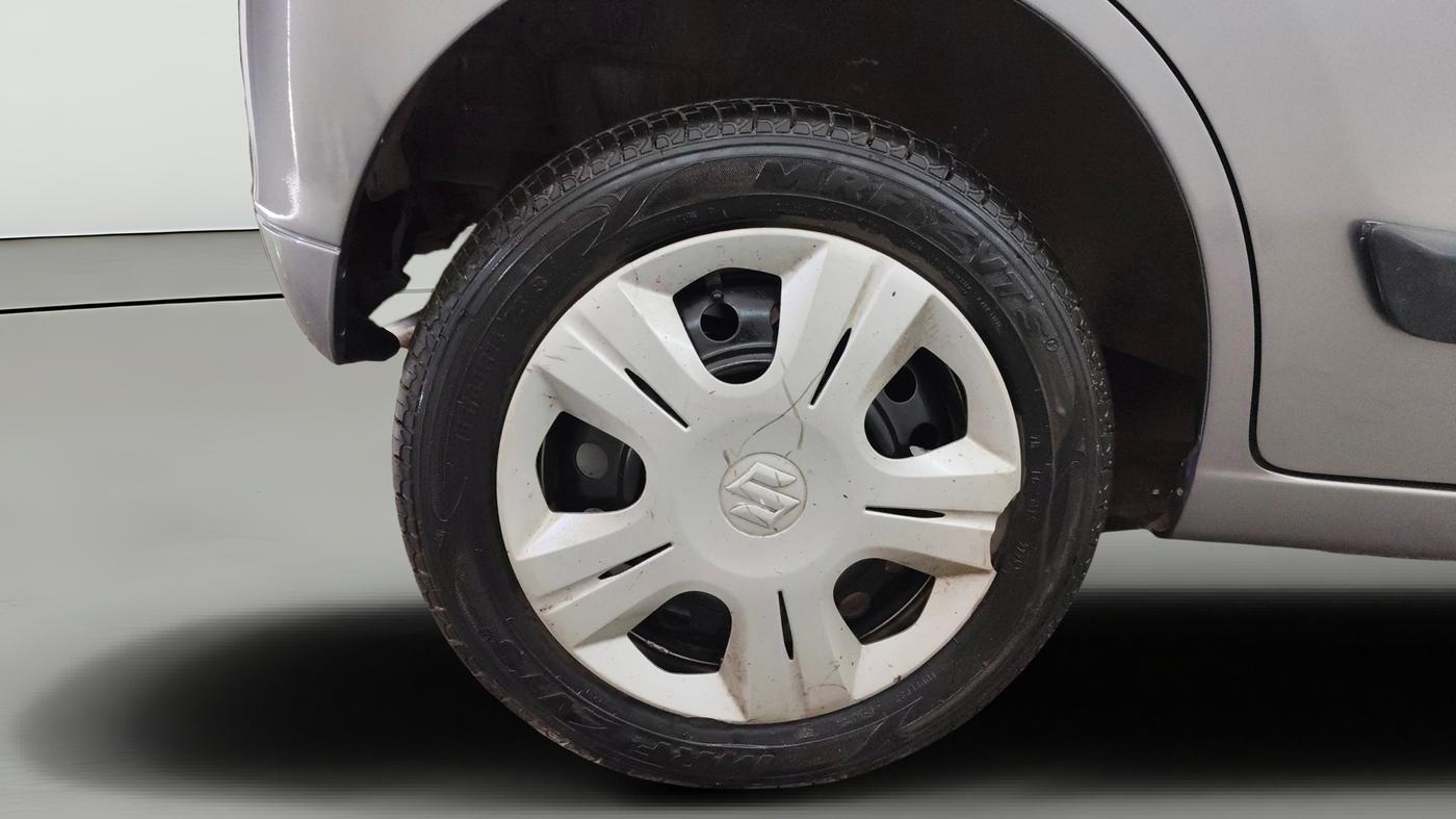 2016 Maruti Wagon R 1.0 VXI AMT, Petrol, Automatic, 96,800 km, Right Rear Wheel