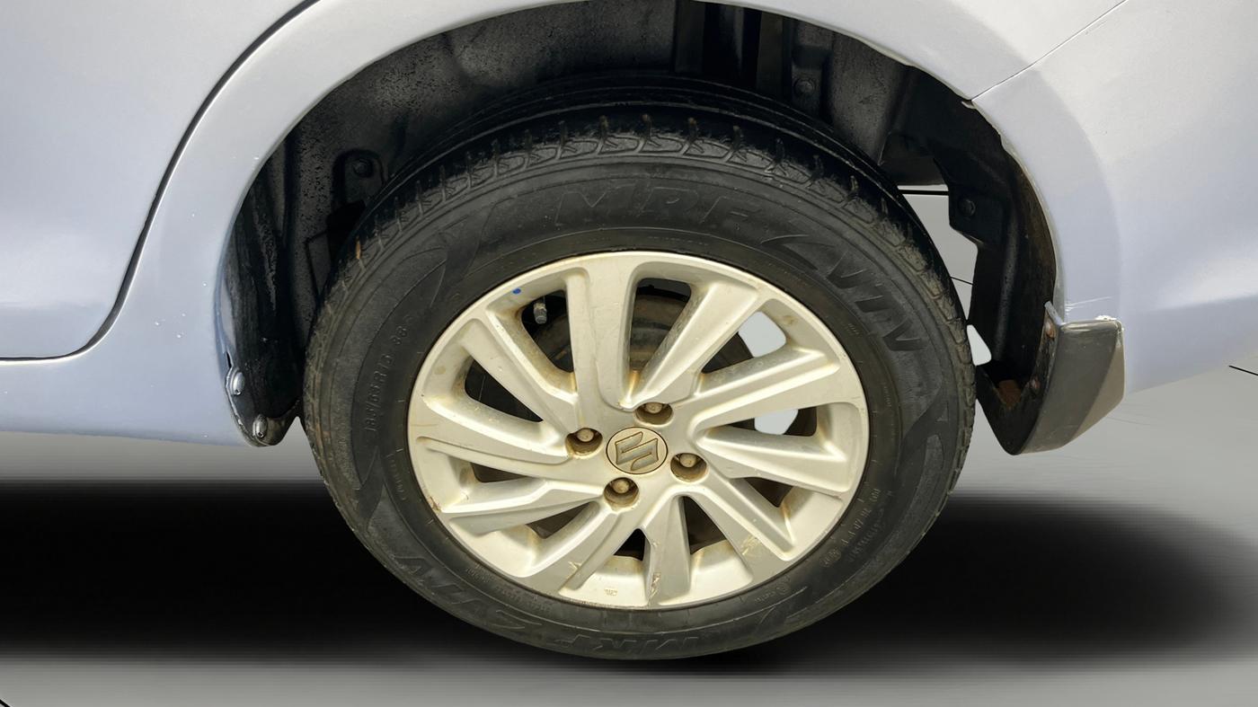 2015 Maruti Swift Dzire ZXI, Petrol, Manual, 1,02,017 km, Left Rear Wheel