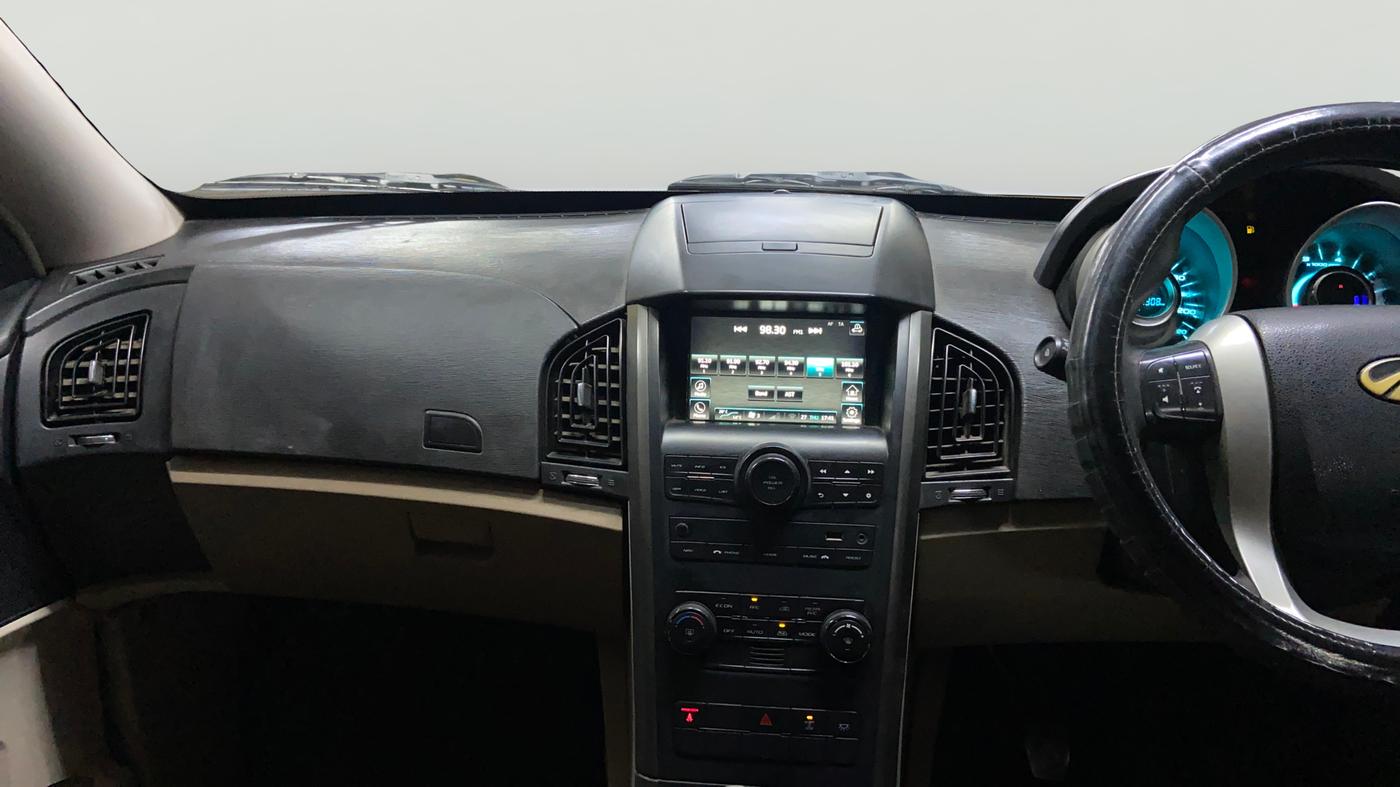 2017 Mahindra XUV500 W6, Diesel, Manual, 94,939 km, Air Conditioner