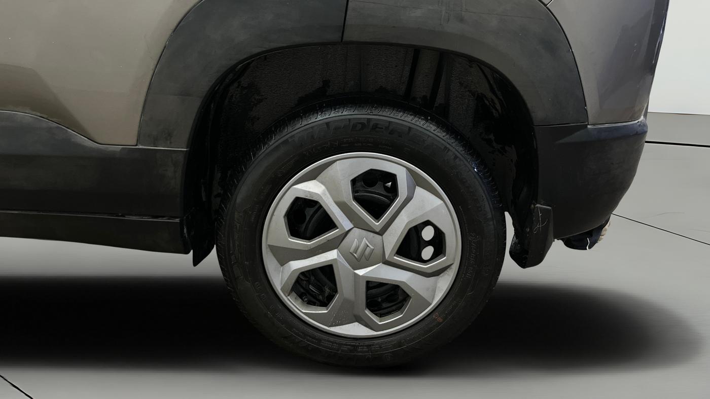 2022 Maruti BREZZA VXI SMART HYBRID, Petrol, Manual, 32,445 km, Left Rear Wheel