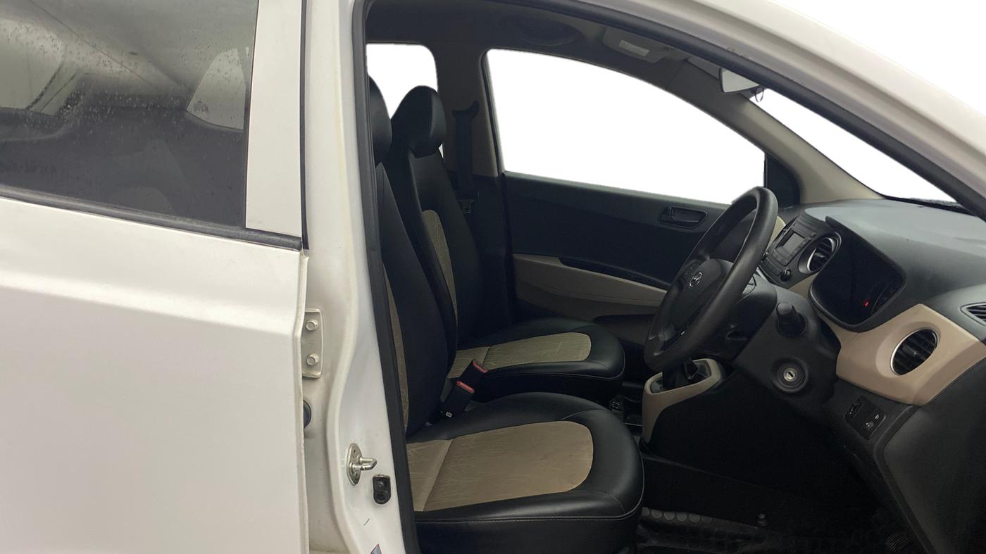 2019 Hyundai Grand i10 MAGNA 1.2 KAPPA VTVT, Petrol, Manual, 28,911 km, Right Side Front Door Cabin