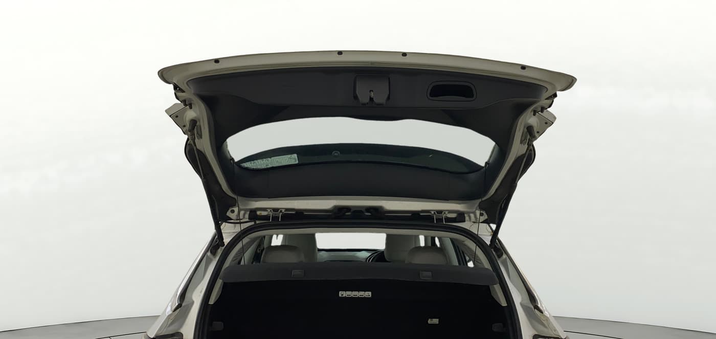 2020 Jeep Compass LIMITED PLUS PETROL AT, Petrol, Automatic, 29,556 km, Boot Door Open