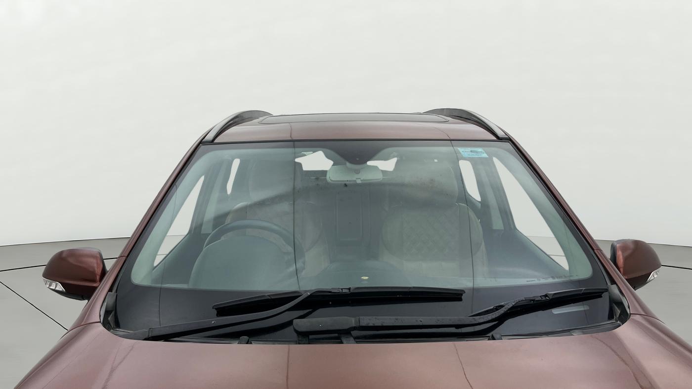 2018 Mahindra XUV500 W11 AT, Diesel, Automatic, 43,833 km, Front Windshield
