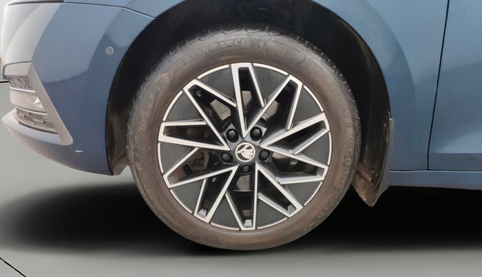 2023 Skoda Octavia L&K 2.0 AT, Petrol, Automatic, 41,459 km, Left Front Wheel