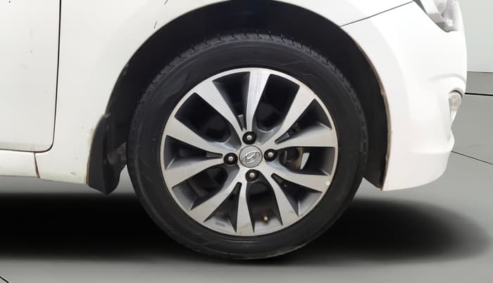2017 Hyundai Verna 1.6 VTVT SX, Petrol, Manual, 82,518 km, Right Front Wheel