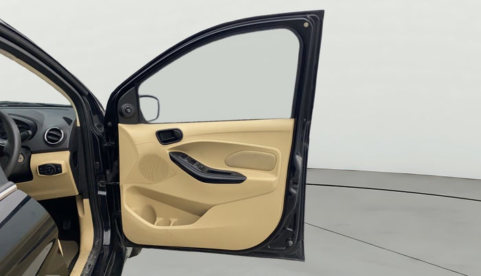 2018 Ford Figo Aspire TITANIUM 1.2 PETROL, Petrol, Manual, 35,945 km, RHS Front Door