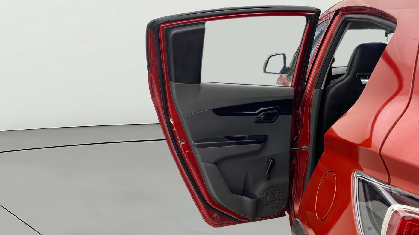 2018 Mahindra KUV 100 NXT K2 P 6 STR, Petrol, Manual, 55,096 km, LHS Rear Door