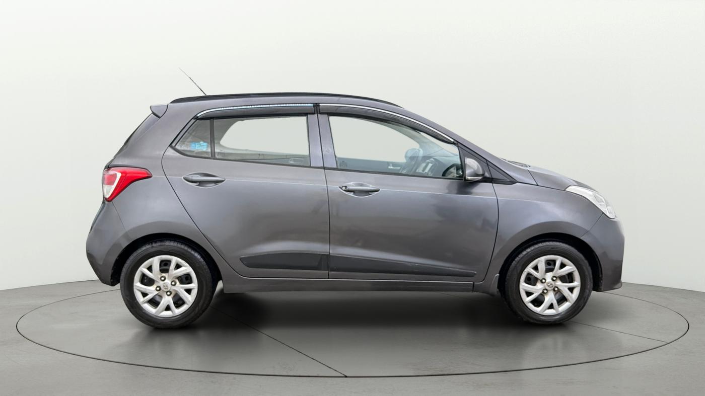 2017 Hyundai Grand i10 SPORTZ (O) 1.2 KAPPA VTVT, Petrol, Manual, 56,617 km, Right Side View
