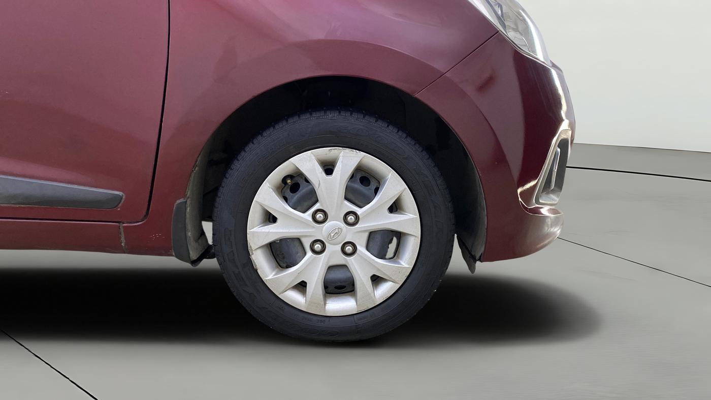 2013 Hyundai Grand i10 SPORTZ 1.2 KAPPA VTVT, Petrol, Manual, 66,349 km, Right Front Wheel