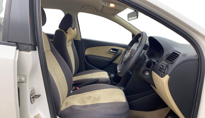 2016 Volkswagen Ameo COMFORTLINE 1.2L, Petrol, Manual, 59,217 km, Right Side Front Door Cabin