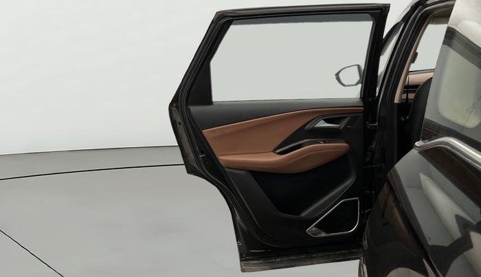 2023 MG HECTOR PLUS SAVVY PRO 1.5 TURBO CVT 7 STR, Petrol, Automatic, 62,175 km, LHS Rear Door