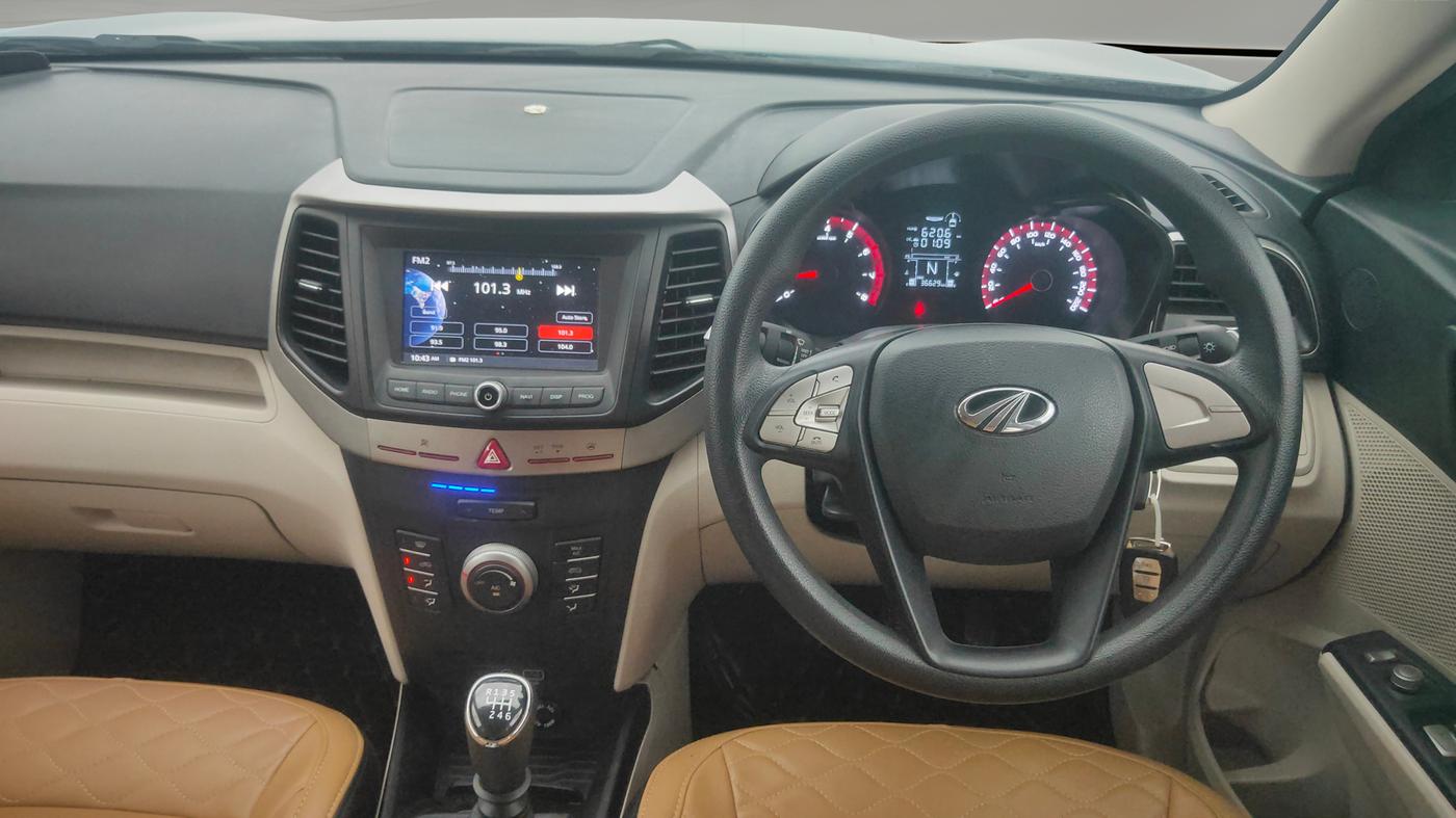 2019 Mahindra XUV300 W6 1.2 PETROL, Petrol, Manual, 36,627 km, Steering Wheel Close Up
