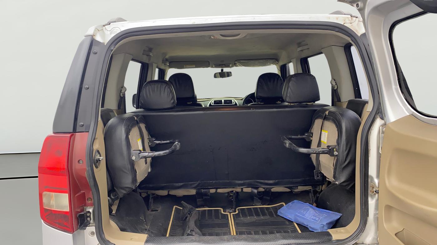 2016 Mahindra TUV300 T8, Diesel, Manual, 1,05,355 km, Boot Open Zoomed View