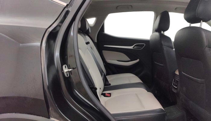 2022 MG ASTOR SHARP 1.5 MT, Petrol, Manual, 6,255 km, Right Side Rear Door Cabin