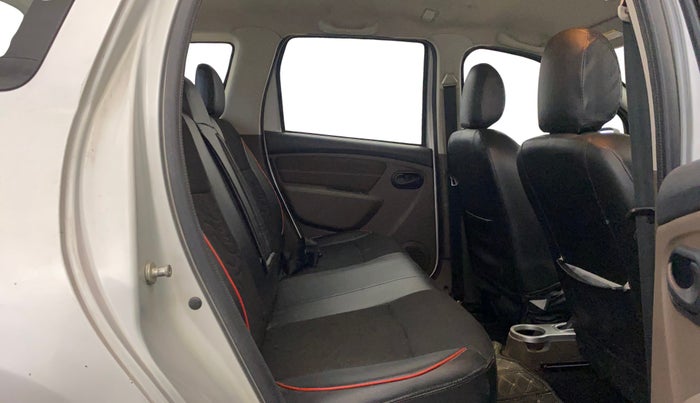 2017 Renault Duster RXE 1.6 PETROL, Petrol, Manual, 61,158 km, Right Side Rear Door Cabin