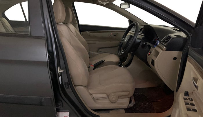 2022 Maruti Ciaz ZETA AT 1.5  SHVS PETROL, Petrol, Automatic, 57,975 km, Right Side Front Door Cabin