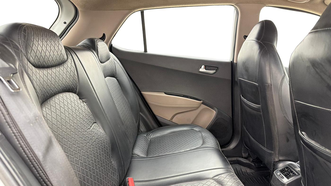 2016 Hyundai Grand i10 SPORTZ 1.2 KAPPA VTVT, Petrol, Manual, 51,598 km, Right Side Rear Door Cabin