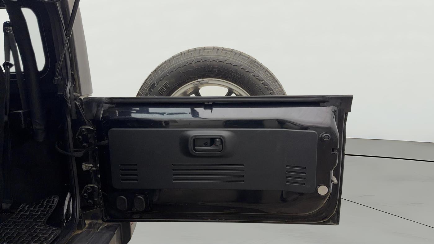 2022 Mahindra Thar LX PETROL HT 4WD AT, Petrol, Automatic, 36,737 km, Boot Door Open
