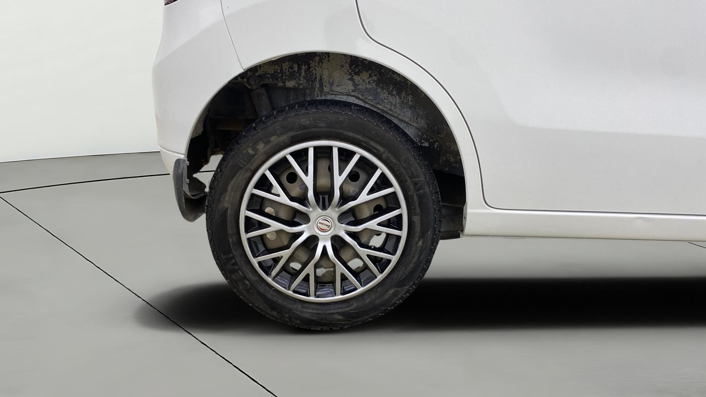 2016 Maruti Wagon R 1.0 VXI (O) AMT, Petrol, Automatic, 37,714 km, Right Rear Wheel
