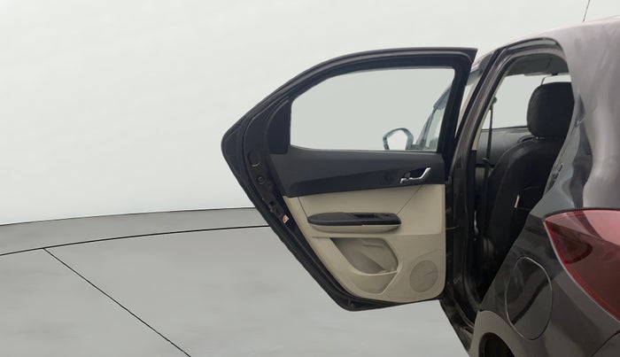 2022 Tata Tiago XZ PLUS CNG, CNG, Manual, 82,130 km, LHS Rear Door