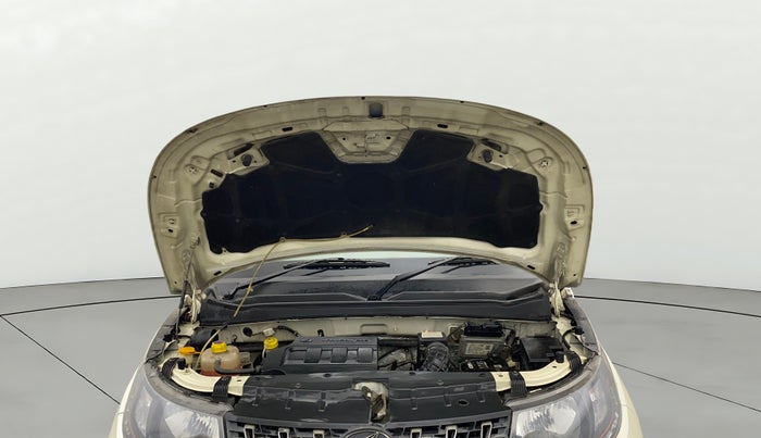 2016 Mahindra Kuv100 K8 5 STR, Petrol, Manual, 24,487 km, Open Bonet