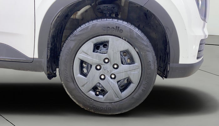 2024 Hyundai VENUE SX 1.2 PETROL, Petrol, Manual, 55,647 km, Right Front Wheel