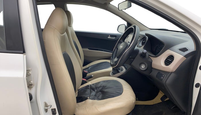 2015 Hyundai Xcent S (O) 1.2, Petrol, Manual, 79,563 km, Right Side Front Door Cabin