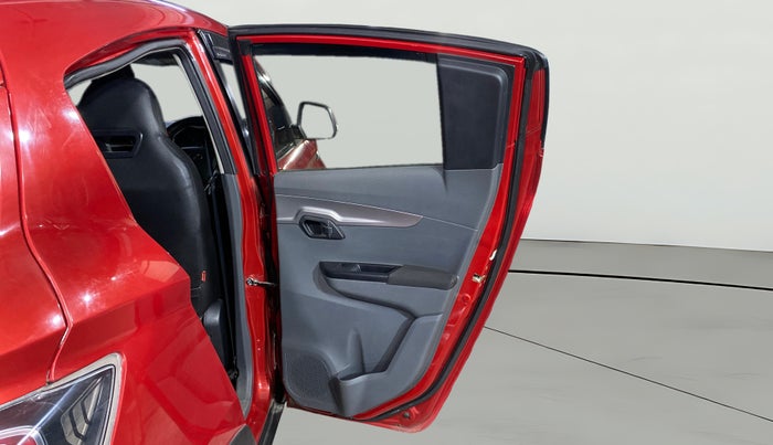 2017 Mahindra KUV 100 NXT K6+ P 6 STR, Petrol, Manual, 22,679 km, RHS Rear Door