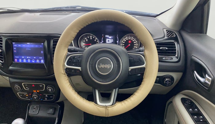 2017 Jeep Compass LIMITED 2.0 DIESEL, Diesel, Manual, 1,06,428 km, Steering Wheel Close Up