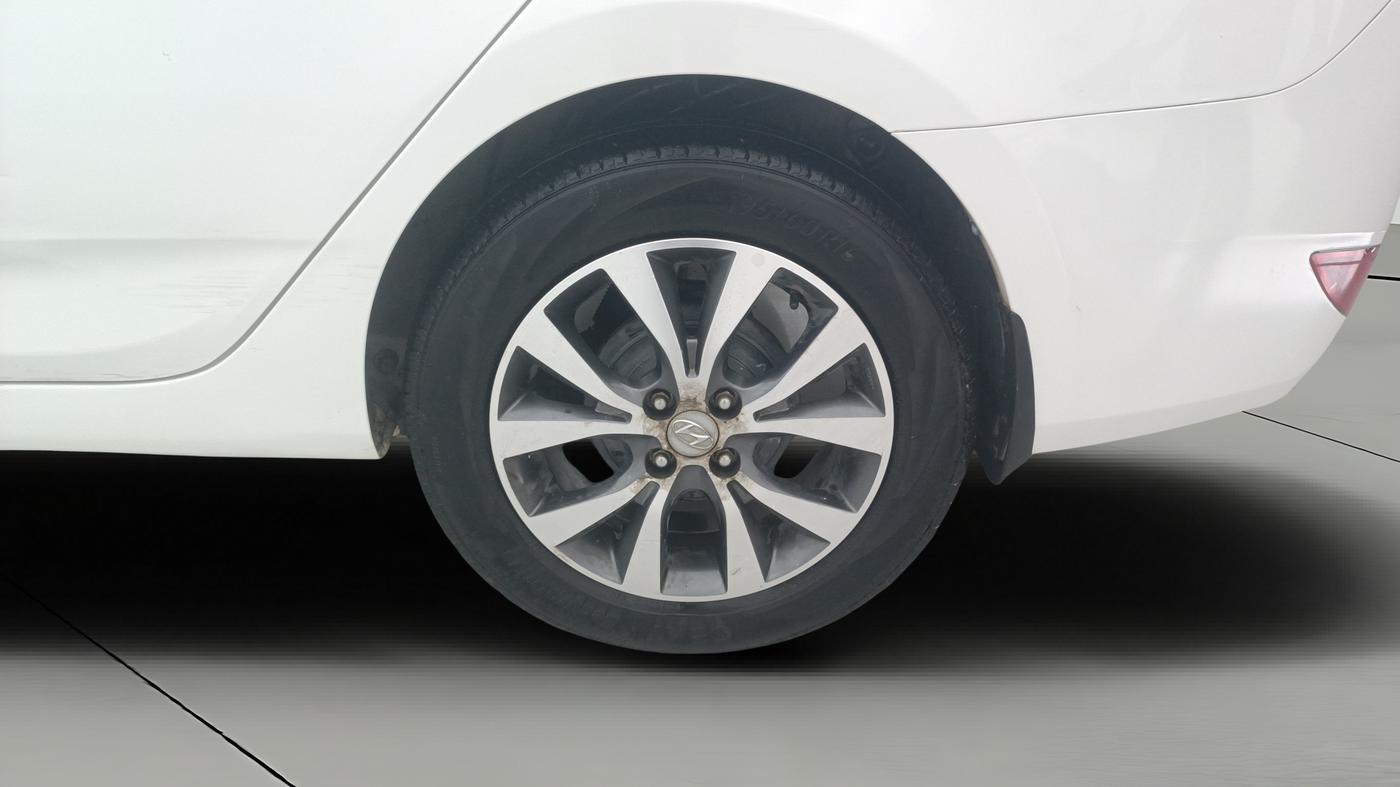 2017 Hyundai Verna 1.6 VTVT SX, Petrol, Manual, 55,252 km, Left Rear Wheel