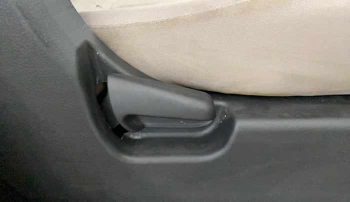 2015 Maruti Wagon R 1.0 VXI, Petrol, Manual, 52,323 km, Driver Side Adjustment Panel