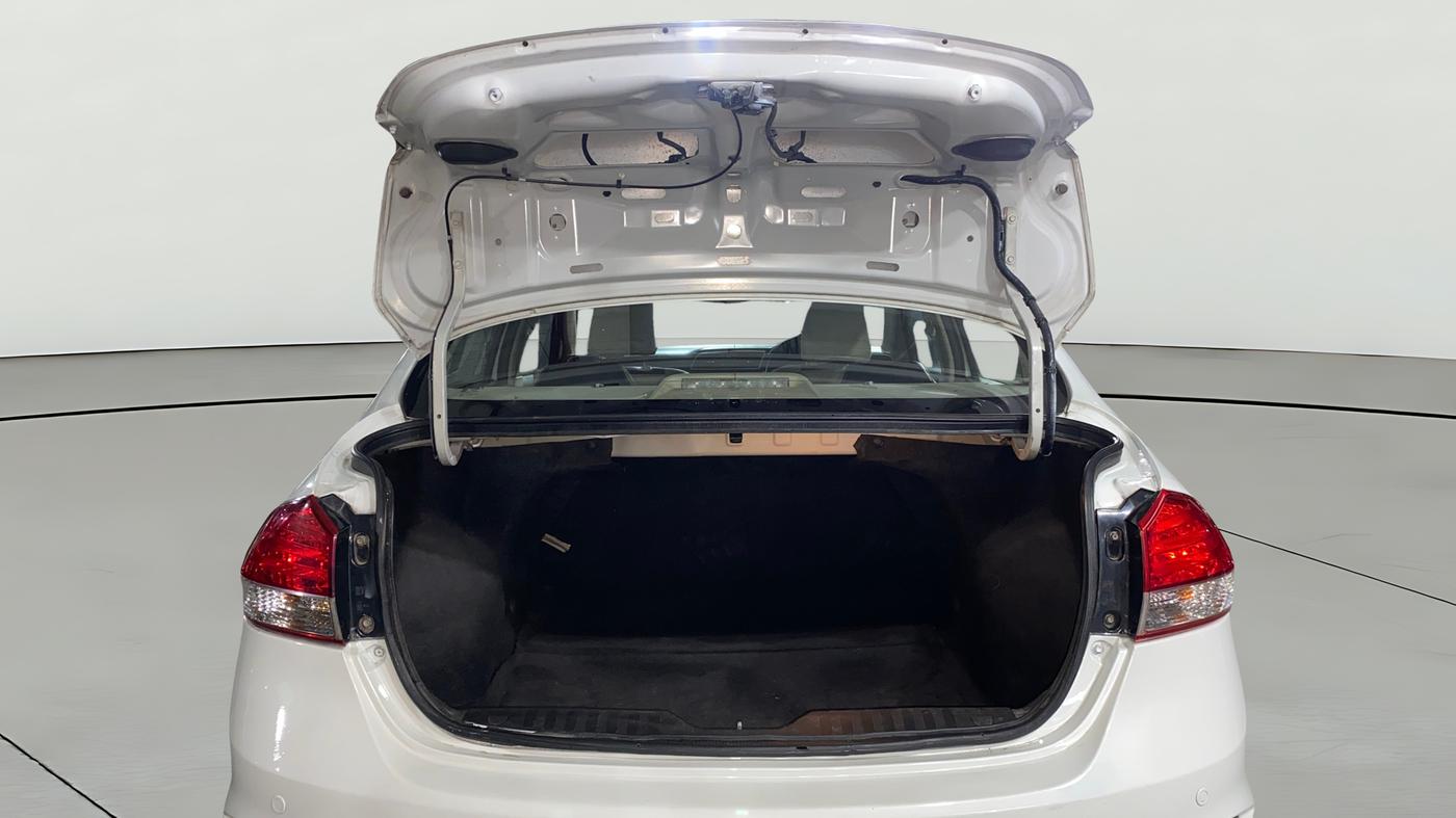 2015 Maruti Ciaz ZXI, Petrol, Manual, 65,548 km, Boot Open Zoomed View