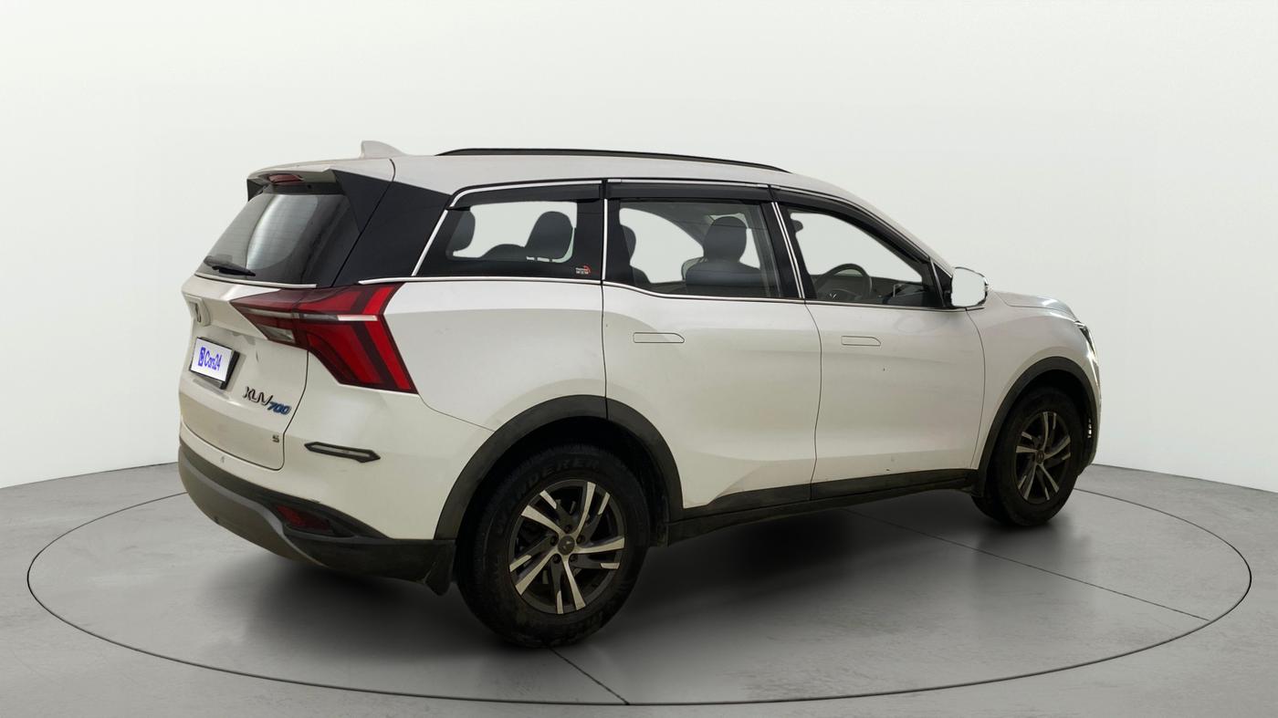2022 Mahindra XUV700 AX 5 P MT 7 STR, Petrol, Manual, 29,329 km, Right Back Diagonal