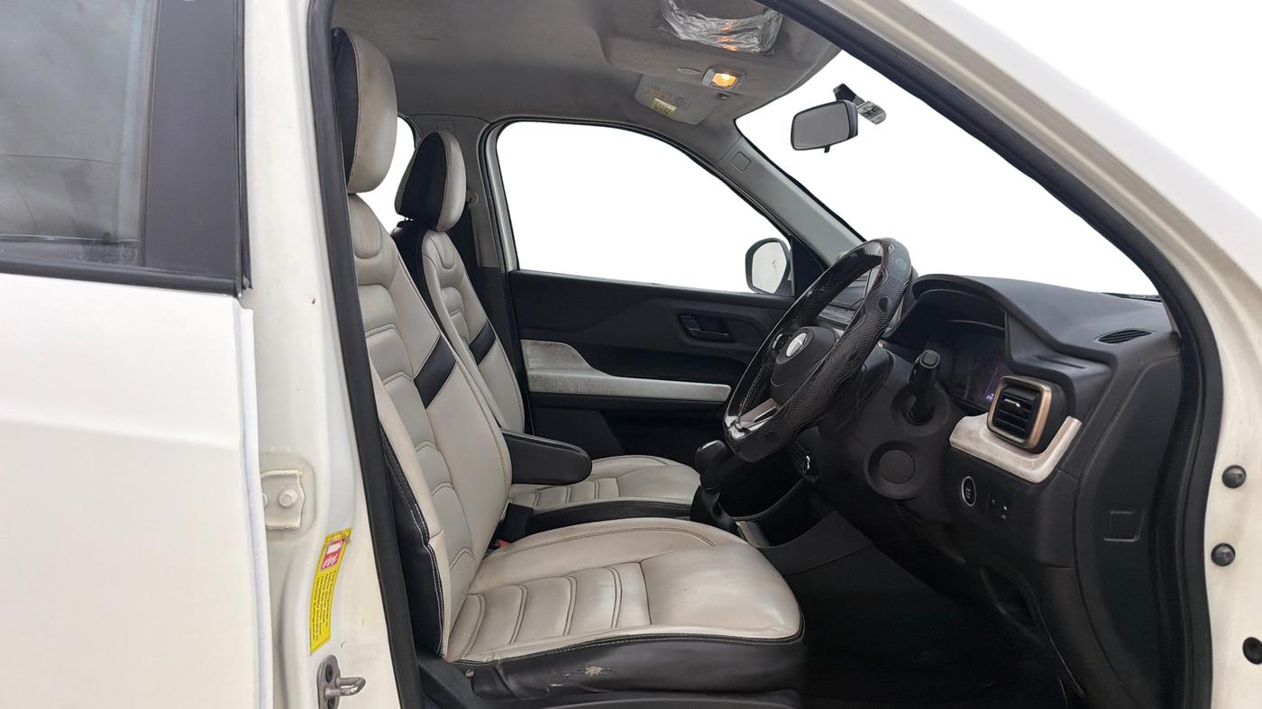 2024 Tata PUNCH ACCOMPLISHED MT CNG, CNG, Manual, 89,445 km, Right Side Front Door Cabin