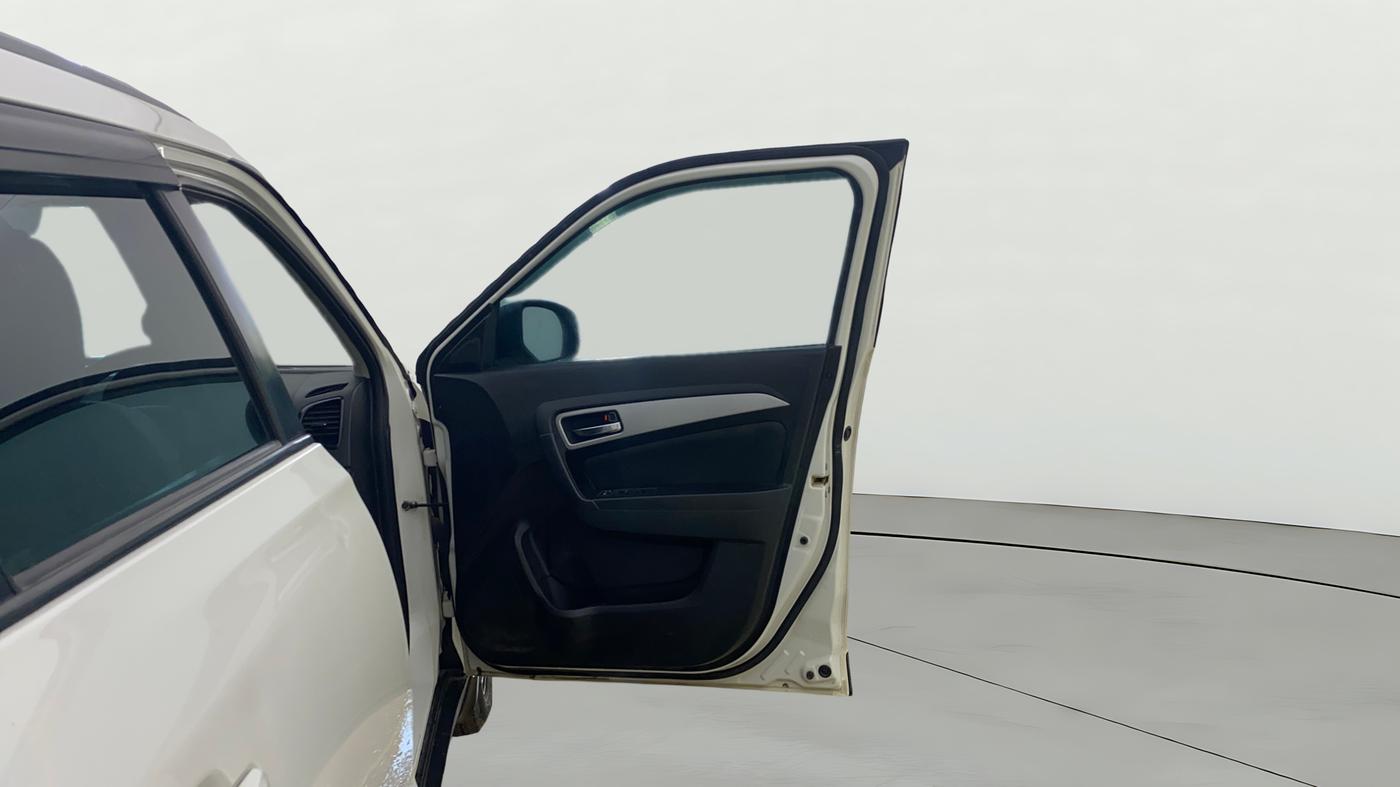 2020 Maruti Vitara Brezza ZXI PLUS, CNG, Manual, 82,423 km, RHS Front Door