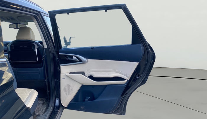 2023 KIA CARENS LUXURY PLUS IMT 1.5 DIESEL IMT, Diesel, Manual, 53,577 km, RHS Rear Door