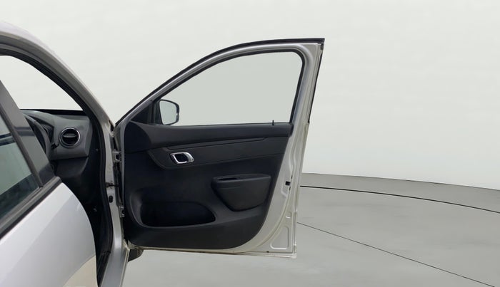 2019 Renault Kwid RXT 1.0 AMT (O), Petrol, Automatic, 28,924 km, RHS Front Door