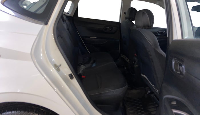 2020 Hyundai NEW I20 ASTA 1.2 AT, Petrol, Automatic, 49,082 km, Right Side Rear Door Cabin