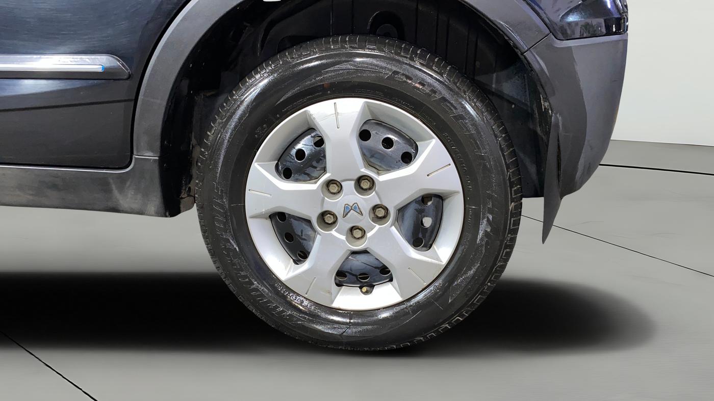 2023 Mahindra XUV300 W6 1.2 PETROL, Petrol, Manual, 8,518 km, Left Rear Wheel