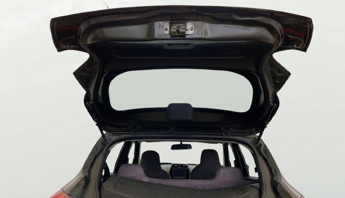 2017 Renault Kwid RXT 1.0 AMT (O), Petrol, Automatic, 99,229 km, Boot Door Open