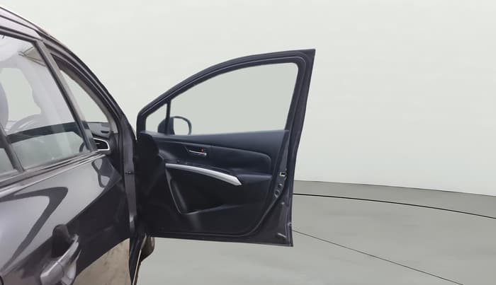 2015 Maruti S Cross ALPHA 1.6, Diesel, Manual, 54,852 km, RHS Front Door