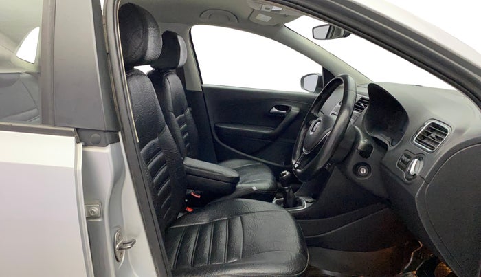 2018 Volkswagen Polo HIGHLINE PLUS 1.5 16 ALLOY, Diesel, Manual, 76,350 km, Right Side Front Door Cabin