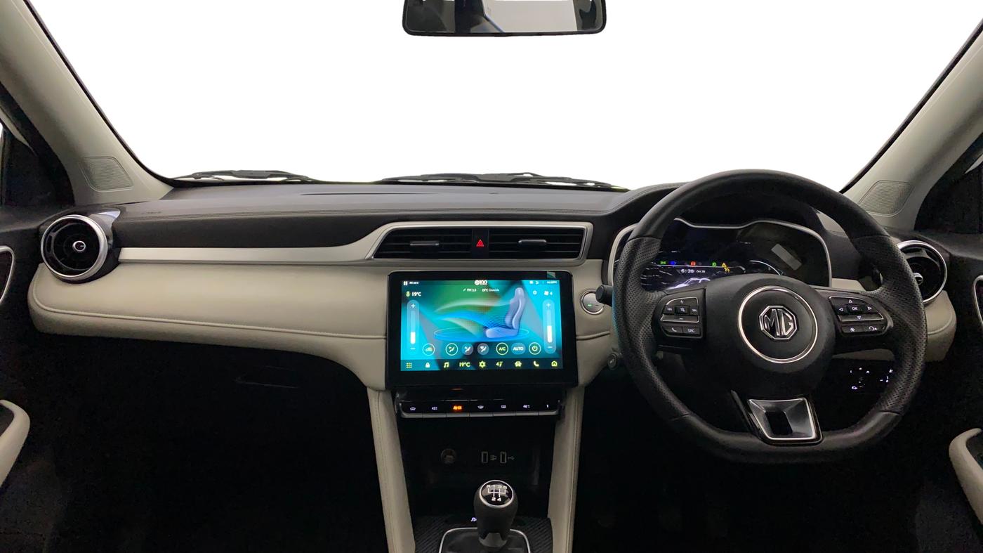 2024 MG ASTOR Select 1.5 MT (Ivory), Petrol, Manual, 11,319 km, Dashboard
