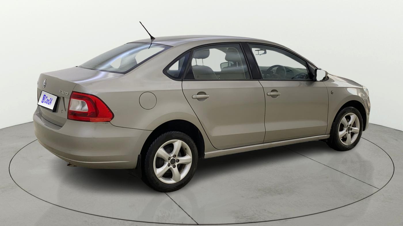 2013 Skoda Rapid ELEGANCE 1.6 MPI MT, Petrol, Manual, 11,180 km, Right Back Diagonal