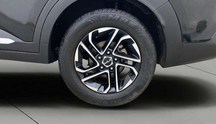 2022 KIA CARENS LUXURY PLUS 1.5 DIESEL AT 7 STR, Diesel, Automatic, 94,740 km, Left Rear Wheel