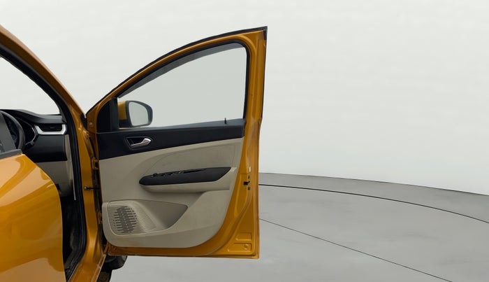 2020 Renault TRIBER RXZ, Petrol, Manual, 32,683 km, RHS Front Door