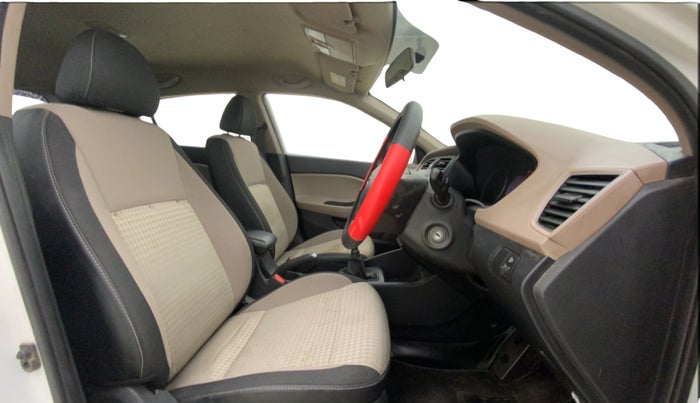 2019 Hyundai Elite i20 MAGNA PLUS 1.2, Petrol, Manual, 85,325 km, Right Side Front Door Cabin