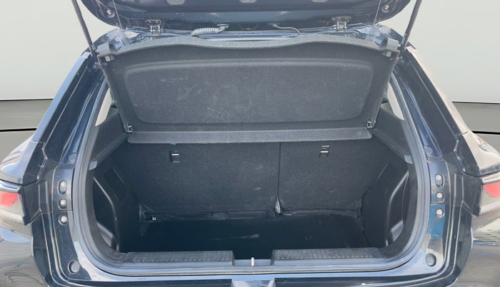 2023 Maruti FRONX ALPHA 1.0L TURBO 6 AT, Petrol, Automatic, 28,757 km, Boot Open Zoomed View