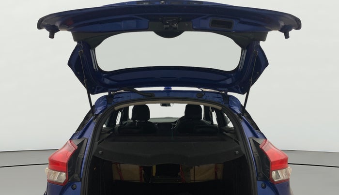 2019 Nissan Kicks XV 1.5, Petrol, Manual, 41,772 km, Boot Door Open